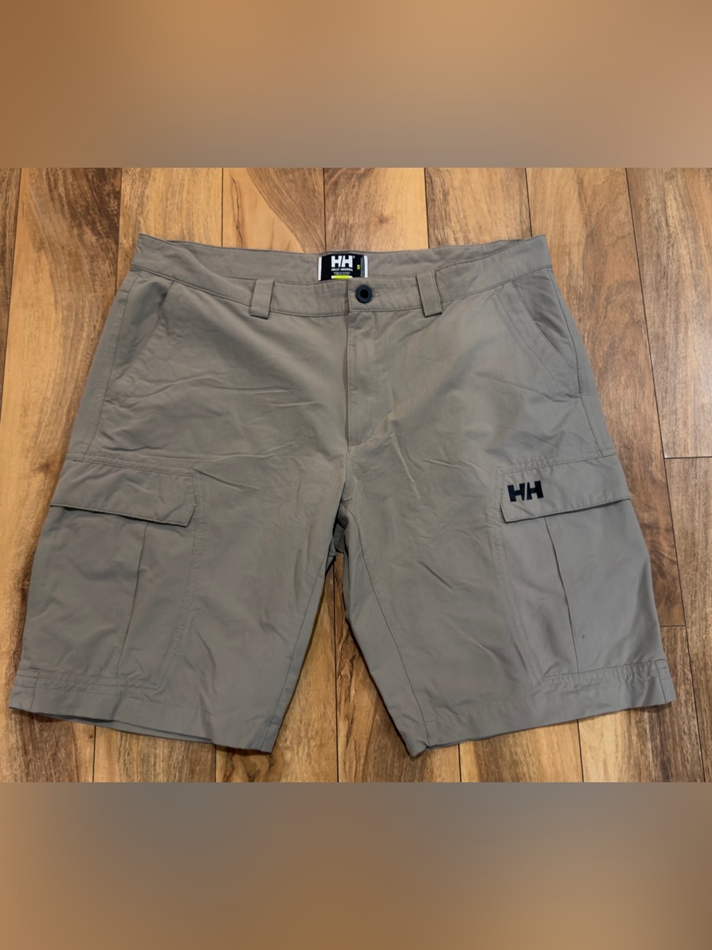 Helly Hansen Men’s Quick Dry 11” Cargo Shorts In Pebble Coastal Sailing Marine